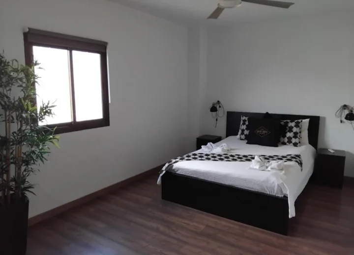 Große Suite mit Poolblick