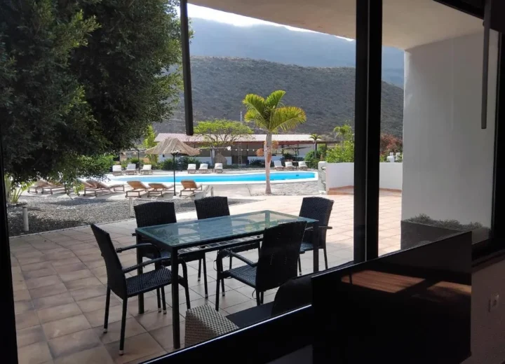 Große Suite mit Poolblick